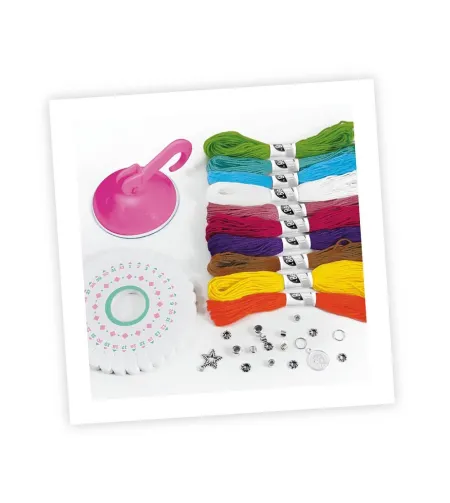 Friendship Bracelets, Buki